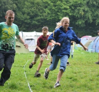 Spiel und Spass in einem Lager der Jungschar.