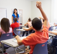 Lehrerin im Klassenzimmer