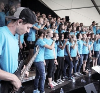 alive-teens-Chor mit Band