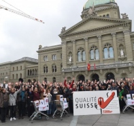 Einreichung der Konzerninitiative beim Bundeshaus