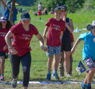 Staffettenlauf in Schweizer Treffen 16 der EMK-Jungschis