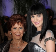 Mary Hudson mit Tochter Katy Perry