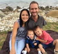 Nick Vujicic mit Familie