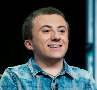 Atticus Shaffer spielt in der Serie The Middle mit.