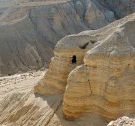 In den Hhlen von Qumran am Toten Meer wurden die Schriftrollen entdeckt.