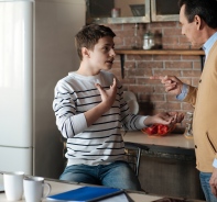 Konflikt zwischen Vater und Sohn (Symbolbild)