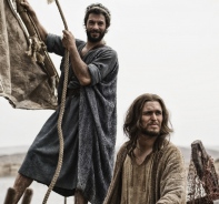 Petrus und Jesus im Film Son of God