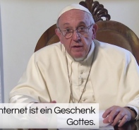 Papst Franziskus redet in seinem monatlichen Gebetsvideo ber die sozialen Netzwerke.