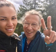 Angie Stones mit ihrem Vater