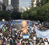 Protestmarsch in Argentinien gegen das Gesetz der Abtreibung