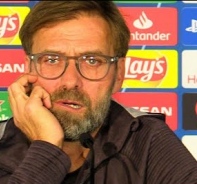 Jrgen Klopp an einer Pressekonferenz