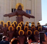 4-Meter hohe Jesus Statue