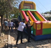 Riesige aufblasbare Rutschbahn fr Kinder in der Dominikanischen Republik