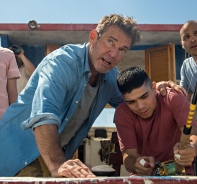 Dennis Quaid und Jimmy Gonzales im Film Blue Miracle