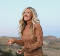 Ellie Holcomb