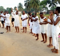 Christen bei einer Taufe in Sierra Leone